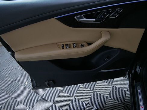 Used 2022 Audi Q8 Prestige image 14