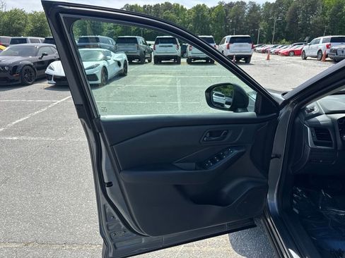 Used 2024 Nissan Rogue S FWD image 22