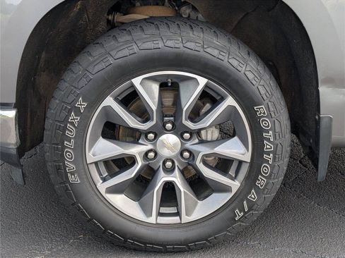 Used 2021 Chevrolet Silverado 1500 LT AWD/4WD image 9