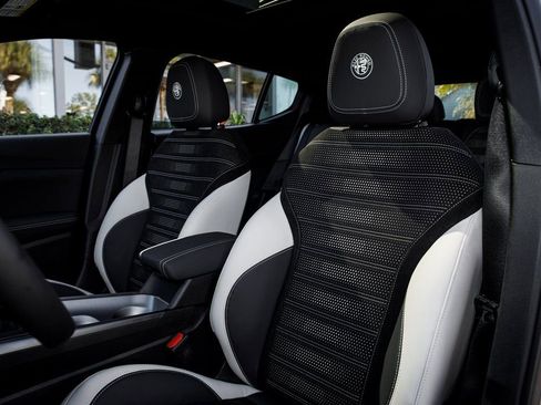 New 2026 Alfa Romeo Tonale w/ Active Assist Package AWD/4WD image 28