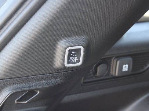 Used 2025 Jeep Grand Cherokee Laredo w/ Luxury Tech Group I image 31