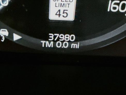Used 2019 Volvo XC60 T5 Inscription w/ Protection Package AWD/4WD image 4