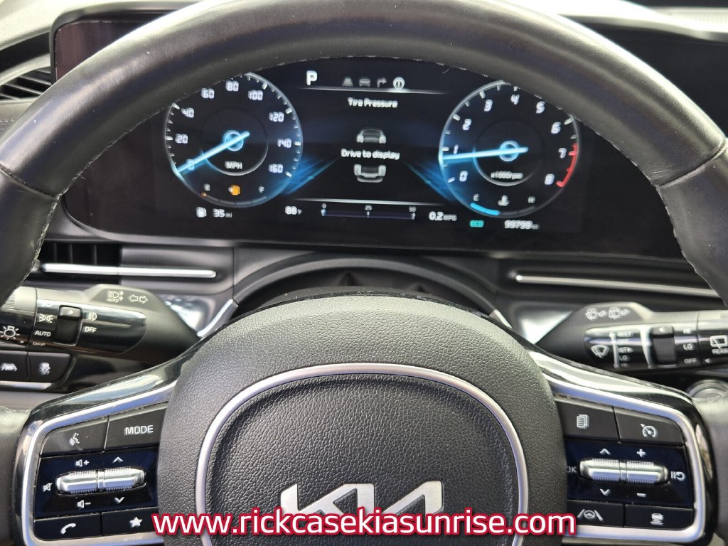 Used 2023 Kia Carnival SX Prestige FWD image 32