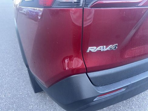 Used 2020 Toyota RAV4 XLE image 9