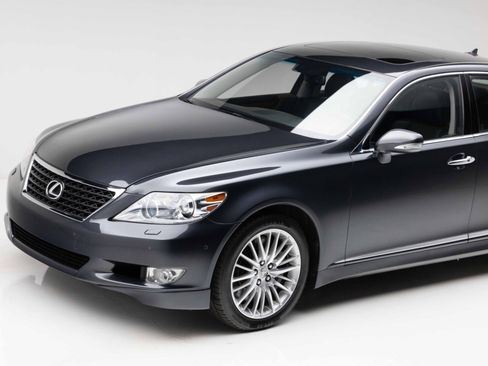 Used 2011 Lexus LS 460 w/ Sport Pkg RWD image 27