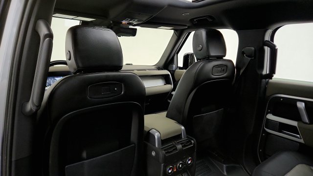 Used 2022 Land Rover Defender 110 X-Dynamic SE AWD/4WD image 44