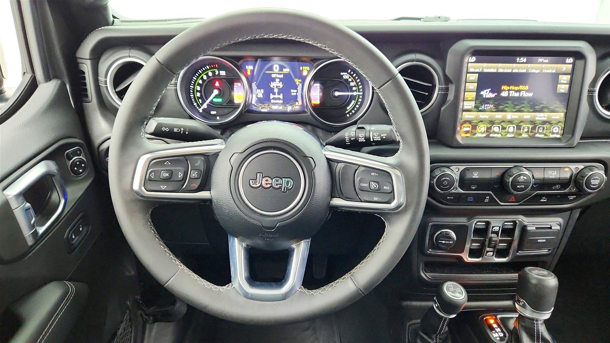Used 2023 Jeep Wrangler Unlimited Sahara AWD/4WD image 28