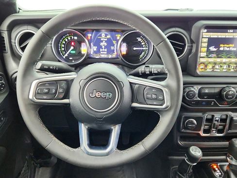 Used 2023 Jeep Wrangler Unlimited Sahara AWD/4WD image 28