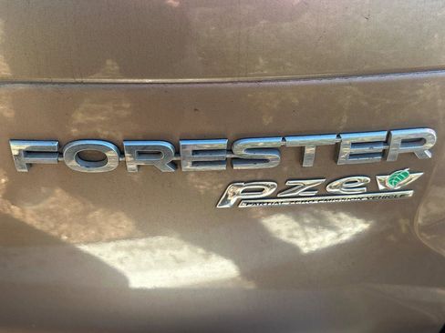 Used 2015 Subaru Forester 2.5i Premium w/ All-Weather Package image 5