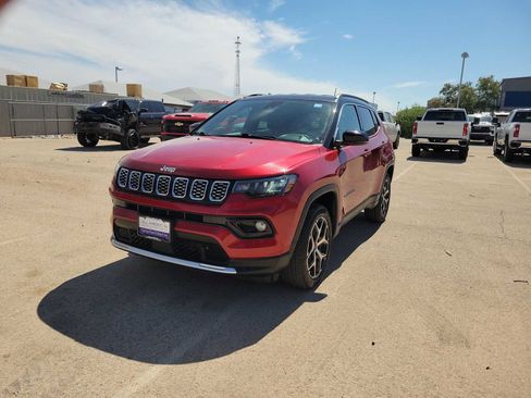 Used 2025 Jeep Compass Limited AWD/4WD image 4