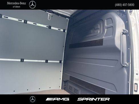Used 2025 Mercedes-Benz Sprinter 2500 image 13