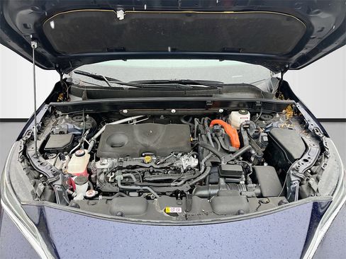 Used 2024 Toyota Venza LE image 28