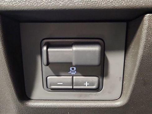Used 2024 Chevrolet Colorado Trail Boss w/ Technology Package AWD/4WD image 17