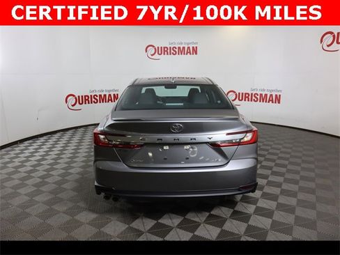 Used 2025 Toyota Camry SE w/ Convenience Package image 5