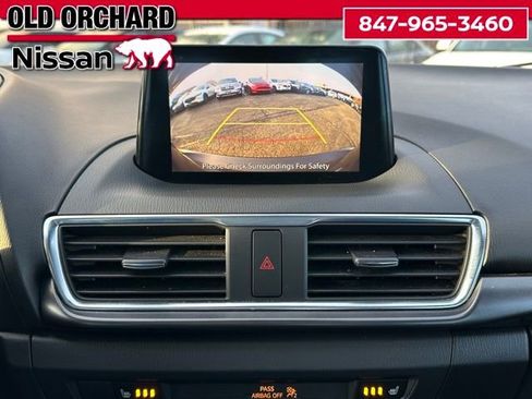 Used 2018 MAZDA MAZDA3 Grand Touring image 14