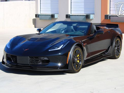 Used 2016 Chevrolet Corvette Z06 w/ C7.r Special Edition image 2