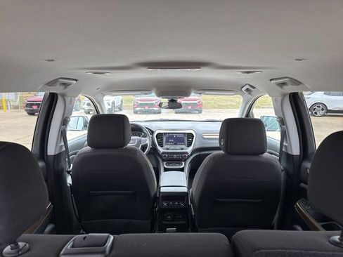 Used 2023 GMC Acadia SLE w/ Driver Convenience Package image 30
