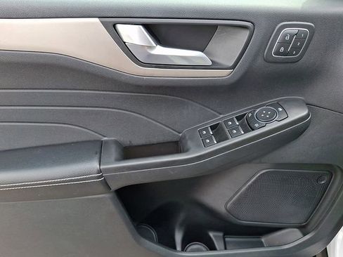 Used 2022 Ford Escape SEL w/ Technology Package AWD/4WD image 12
