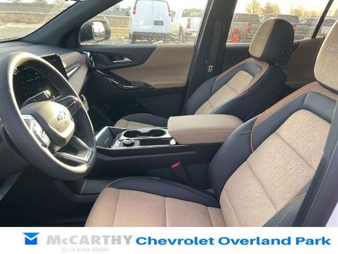 New 2026 Chevrolet Equinox ACTIV w/ Convenience Package III AWD/4WD image 17