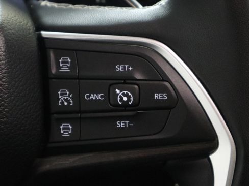 Used 2023 Jeep Grand Cherokee 4WD 4xe image 28