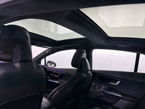 Used 2023 Mercedes-Benz EQE 500 4MATIC Sedan w/ Pinnacle Trim Package image 26