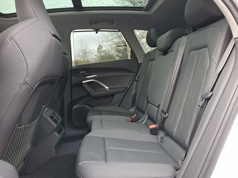 New 2025 Audi Q5 Premium Plus image 8