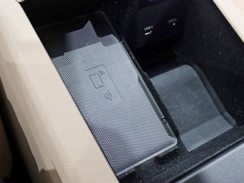 Used 2023 Porsche Cayenne image 25