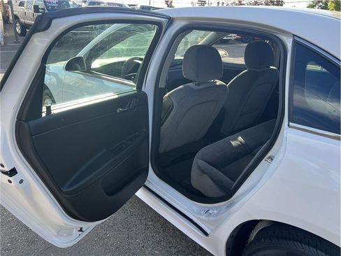 Used 2010 Chevrolet Impala LS image 9
