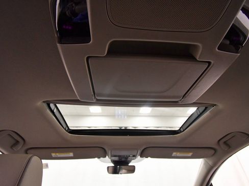 Used 2023 Honda Odyssey Elite image 16