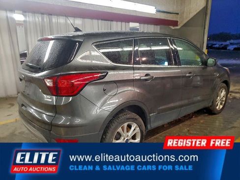 Used 2019 Ford Escape SE image 5