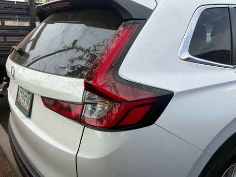 Used 2024 Honda CR-V EX-L image 11