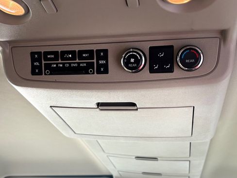 Used 2011 Nissan Armada SV image 37