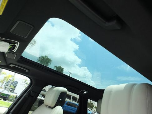 Used 2019 Land Rover Range Rover Sport HSE AWD/4WD image 5