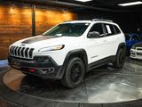 Used 2017 Jeep Cherokee Trailhawk image 2