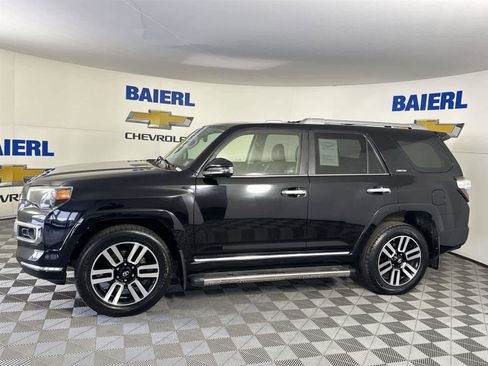 Used 2015 Toyota 4Runner Limited image 2