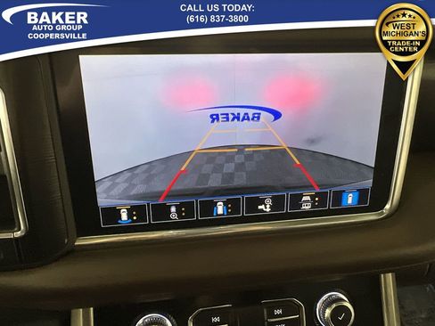 Used 2021 GMC Yukon Denali w/ Denali Premium Package image 15