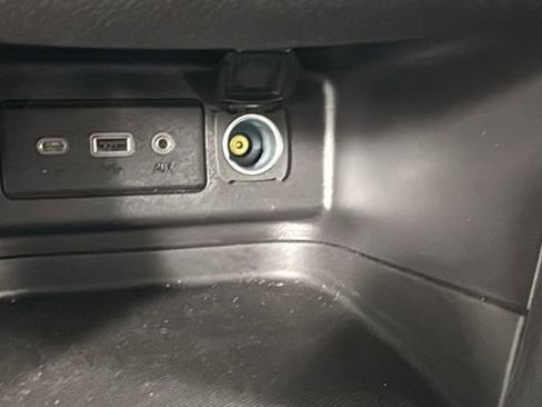 Used 2024 Chevrolet Equinox LT image 29