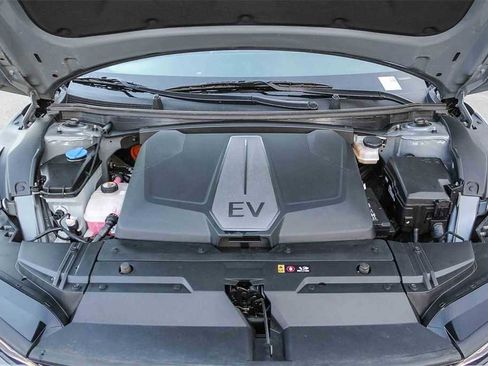 Used 2024 Kia EV6 Wind image 25