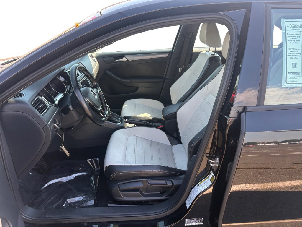 Used 2016 Volkswagen Jetta Sport FWD image 9