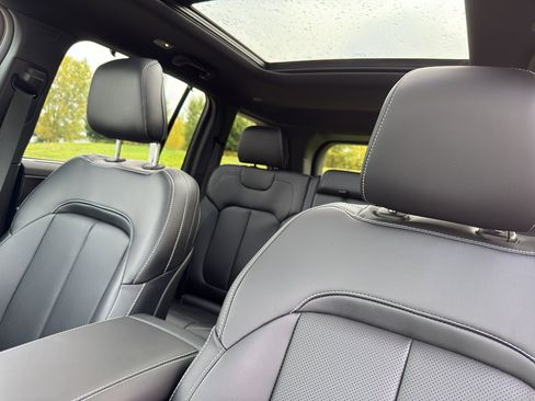 New 2025 Jeep Grand Cherokee Limited w/ Luxury Tech Group II AWD/4WD image 30