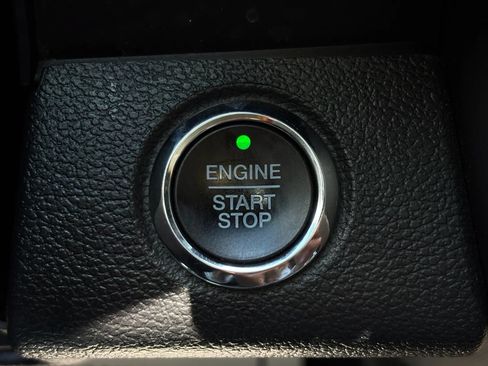 Used 2017 Ford F150 Platinum w/ Equipment Group 701A Luxury RWD image 39