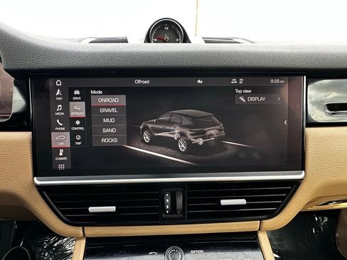 Used 2021 Porsche Cayenne AWD/4WD image 24