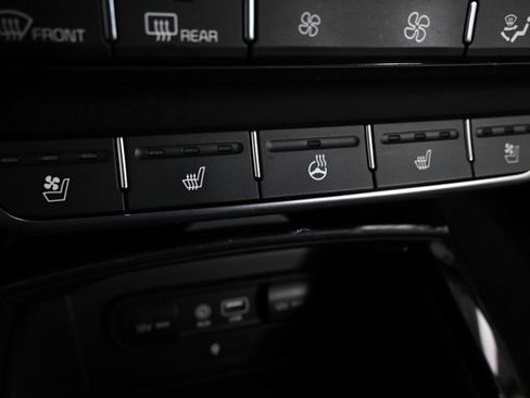 Used 2019 Kia Sorento SX image 9