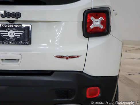 Used 2019 Jeep Renegade Trailhawk w/ Cold Weather Group II AWD/4WD image 8
