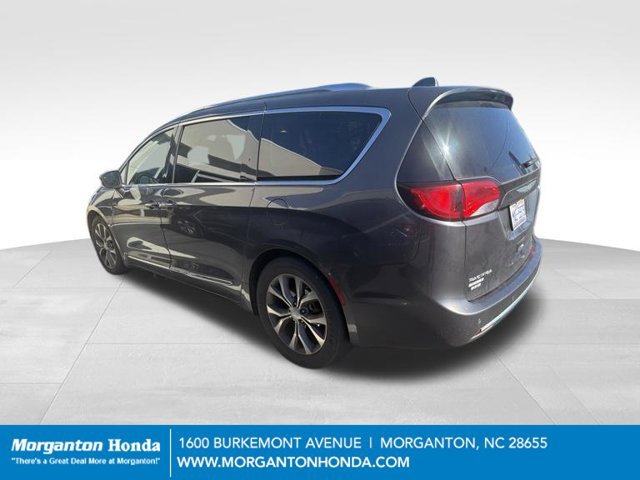 Used 2017 Chrysler Pacifica Limited FWD image 4