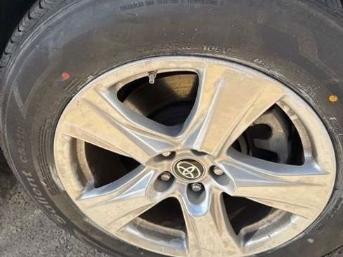 Used 2024 Toyota Highlander LE image 21