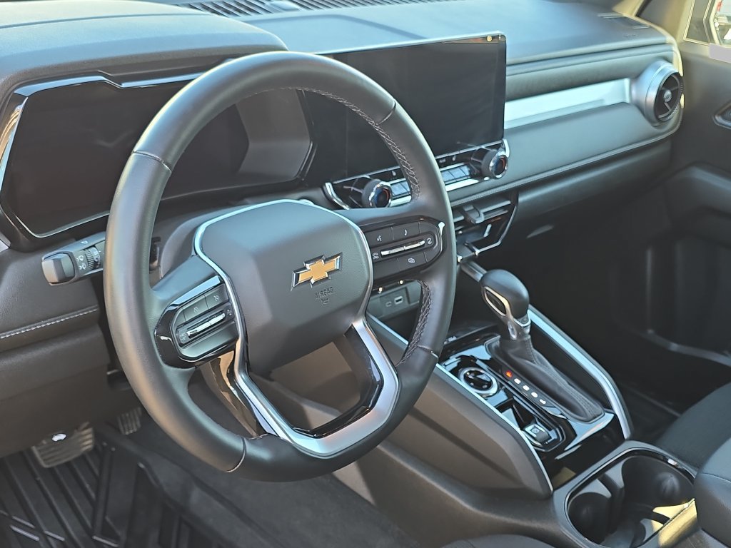 Certified 2024 Chevrolet Colorado LT w/ LT Convenience Package II AWD/4WD image 17
