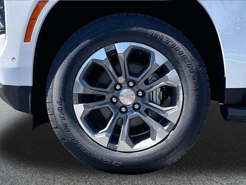 New 2026 Chevrolet Suburban LT w/ Comfort Package AWD/4WD image 10