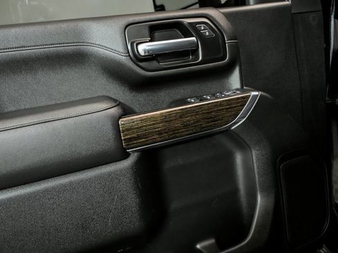 Used 2022 GMC Sierra 2500 SLE w/ SLE Value Package; image 8