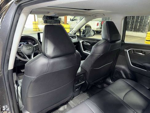 Certified 2023 Toyota RAV4 XLE Premium AWD/4WD image 30